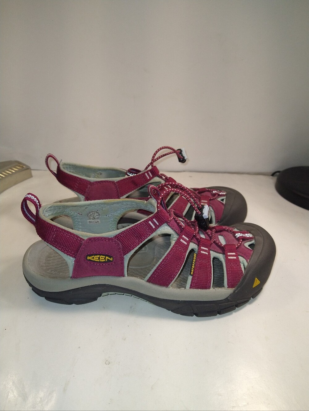 Keen Newport H2 Hiking Sandals Women's sz 8.5.